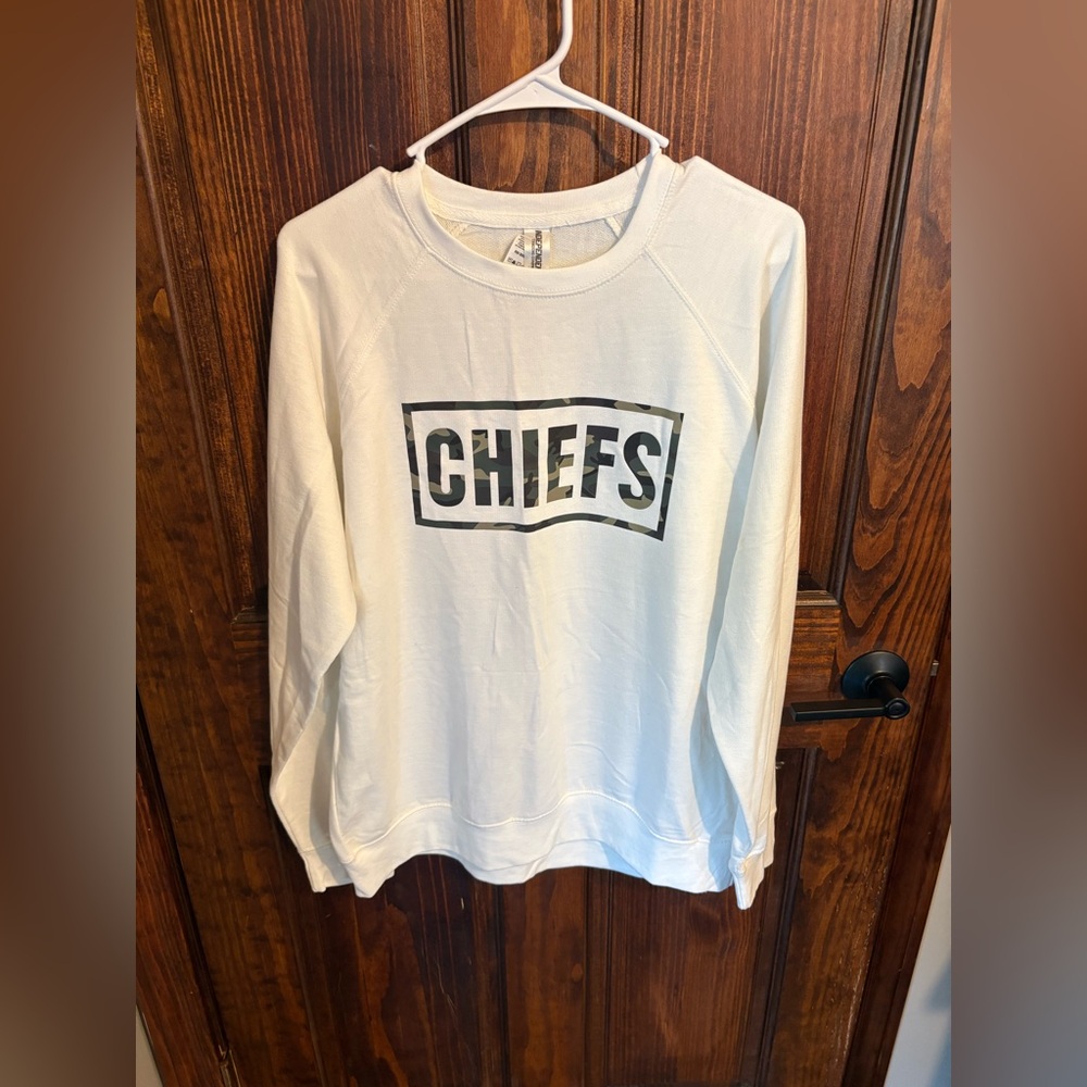 Camo Chiefs long sleeve shirt/thin sweatshirt material size large